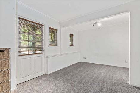 Photo of property in 18 Rimutaka Place, Titirangi, Auckland, 0604