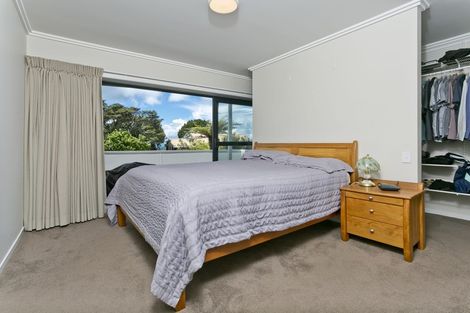Photo of property in 927 East Coast Road, Northcross, Auckland, 0632