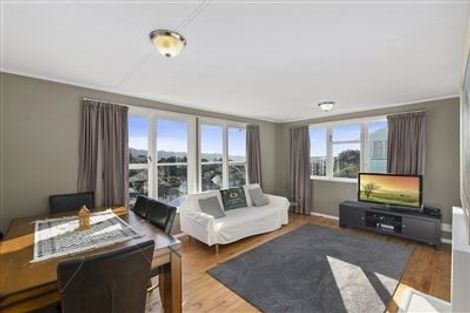 Photo of property in 27 Durham Street, Cannons Creek, Porirua, 5024