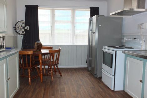 Photo of property in 37 Robinson Street, Foxton, 4814