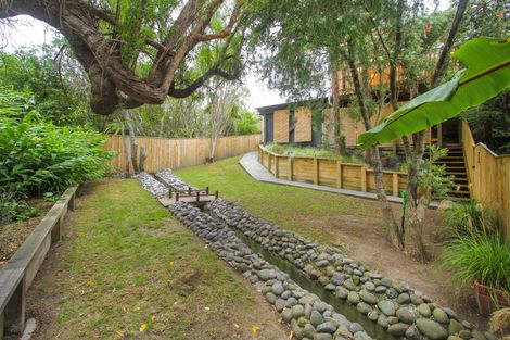 Photo of property in 2/39a Hebron Road, Waiake, Auckland, 0630