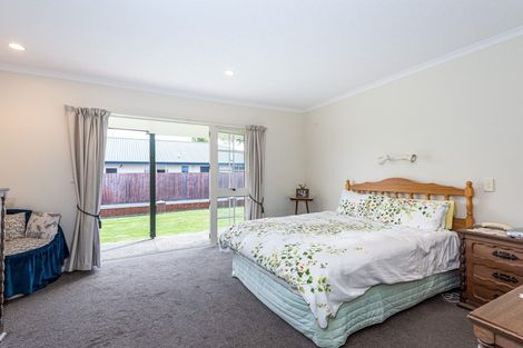 Photo of property in 4 Beauford Place, Parklands, Christchurch, 8083