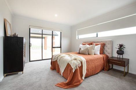 Photo of property in 31 Sycamore Drive, Sunnynook, Auckland, 0620