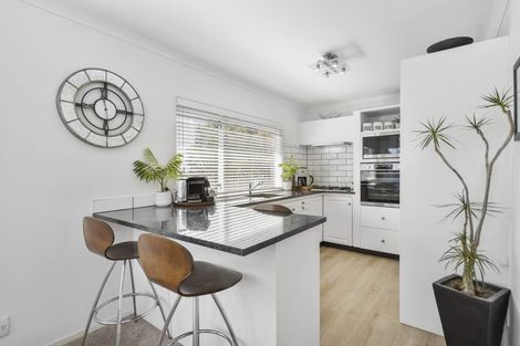 Photo of property in 2/36 Nihill Crescent, Mission Bay, Auckland, 1071