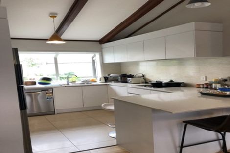 Photo of property in 66 Gossamer Drive, Pakuranga Heights, Auckland, 2010
