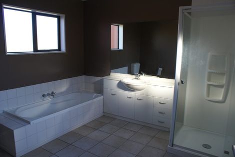 Photo of property in 132 Ilam Road, Ilam, Christchurch, 8041