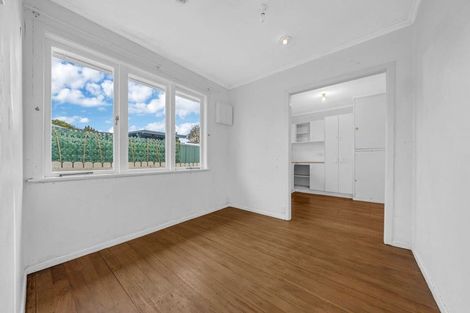 Photo of property in 178 Lincoln Road, Henderson, Auckland, 0610