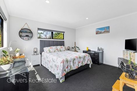 Photo of property in 18b Vardon Road, Green Bay, Auckland, 0604