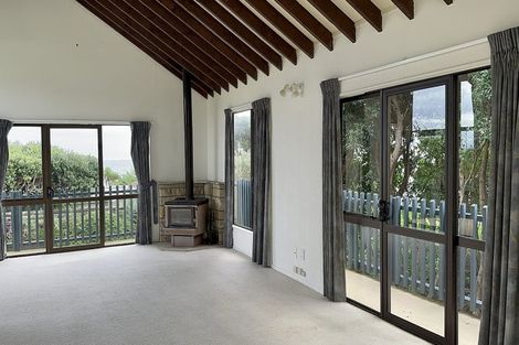 Photo of property in 69 Wellington Road, Paekakariki, 5034