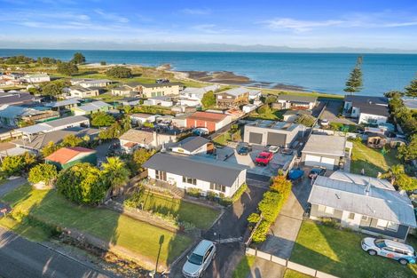 Photo of property in 16 Kowhai Avenue, Kaiaua, Miranda, 2473
