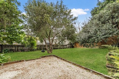 Photo of property in 10 Mackwood Place, Birkdale, Auckland, 0626