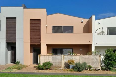 Photo of property in 16 Spalding Rise, Golflands, Auckland, 2013