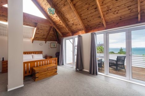 Photo of property in 29 Masterton Road, Rothesay Bay, Auckland, 0630