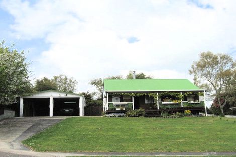 Photo of property in 1 Leo Place, Kawaha Point, Rotorua, 3010