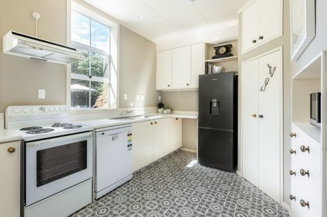 Photo of property in 20 Cameron Road, Bluff Hill, Napier, 4110