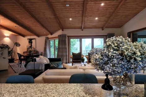 Photo of property in 24 Arden Place, Oakura, 4314