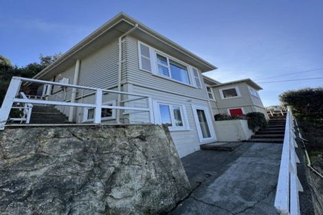 Photo of property in 16 Hungerford Road, Lyall Bay, Wellington, 6022