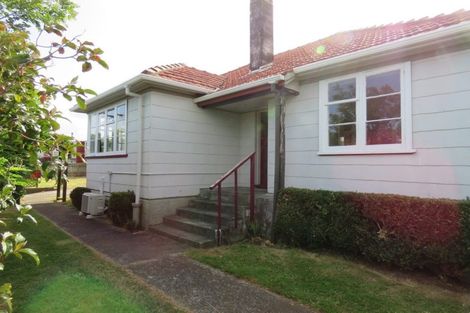 Photo of property in 62 Omata Road, Marfell, New Plymouth, 4310