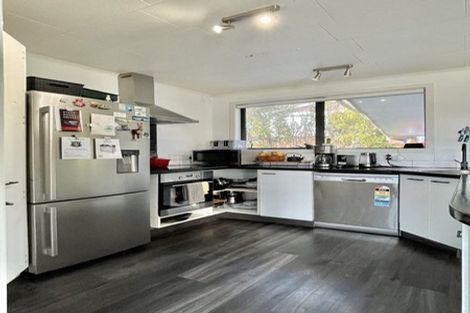 Photo of property in 27 Kerkwall Drive, Naenae, Lower Hutt, 5011