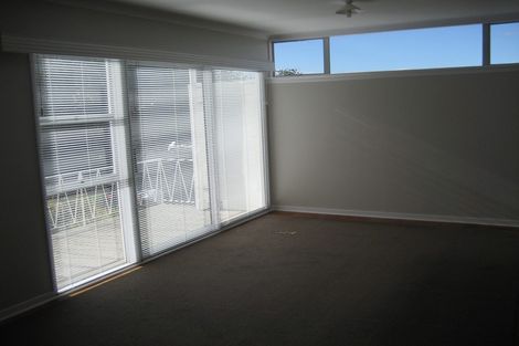 Photo of property in 2/33 Castor Bay Road, Castor Bay, Auckland, 0620
