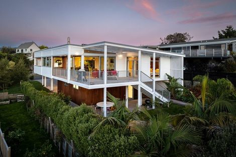 Photo of property in 6 Pine Ridge Terrace, Waikanae Beach, Waikanae, 5036