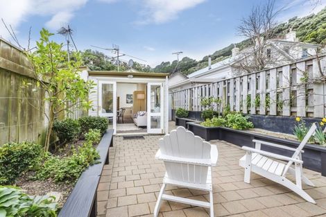 Photo of property in 130 Elizabeth Street, Mount Victoria, Wellington, 6011