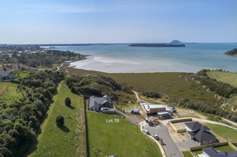 Photo of property in 36 Lakeside Terrace, Omokoroa, 3114