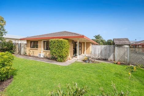 Photo of property in 5 Pengelly Place, Parakai, 0830