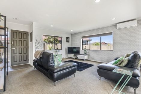Photo of property in 1/7 Mirabell Place, Golflands, Auckland, 2013