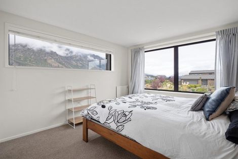 Photo of property in 35 Jacks Point Rise, Jacks Point, Queenstown, 9371