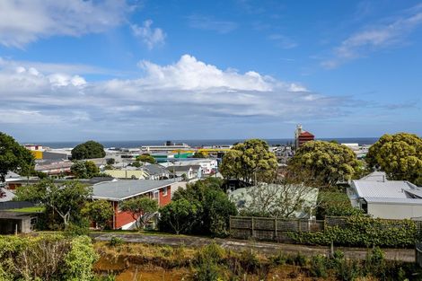 Photo of property in 85a Eliot Street, New Plymouth, 4310