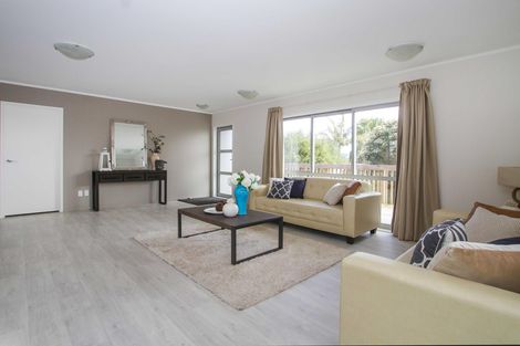 Photo of property in 29a Sylvan Crescent, Te Atatu South, Auckland, 0610