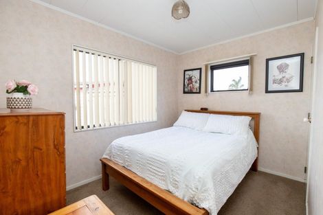 Photo of property in 5 Parfitt Place, Ngatea, 3503