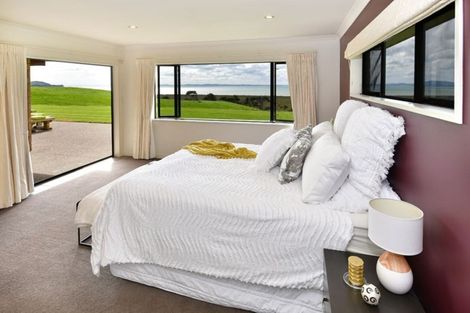 Photo of property in 1880 South Head Road, South Head, Helensville, 0874