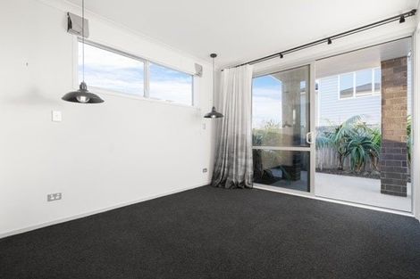 Photo of property in 18 Milano Boulevard, Karaka, Papakura, 2113