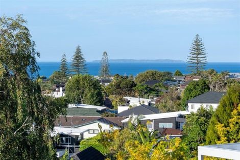 Photo of property in 131 Kowhai Road, Mairangi Bay, Auckland, 0630