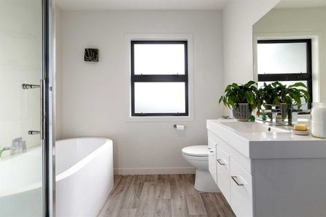 Photo of property in 36 Puhirake Crescent, Pyes Pa, Tauranga, 3112