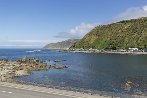 Photo of property in 6 Owhiro Bay Parade, Island Bay, Wellington, 6023