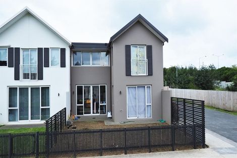 Photo of property in 13 Kaihua Terrace, Mangere Bridge, Auckland, 2022