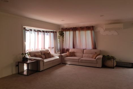 Photo of property in 16 Lowburn Place, Clover Park, Auckland, 2019