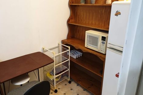 Photo of property in 21 High Road, Glenfield, Auckland, 0629