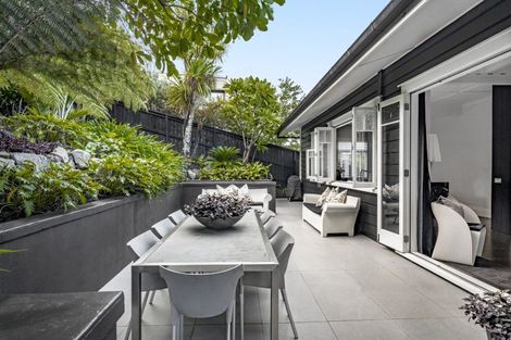 Photo of property in 20 Seabreeze Road, Narrow Neck, Auckland, 0624