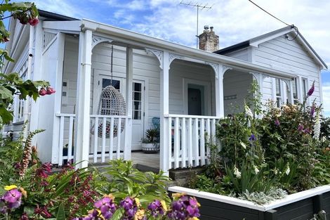 Photo of property in 54 Belt Road, New Plymouth, 4310