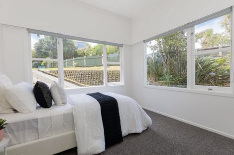 Photo of property in 16 City View Grove, Harbour View, Lower Hutt, 5010