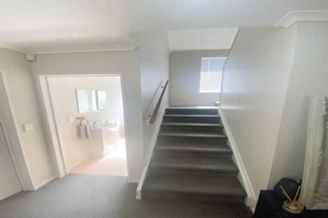 Photo of property in 31d Chieftain Rise, Goodwood Heights, Auckland, 2105