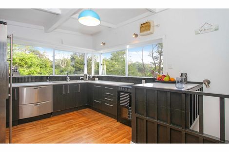 Photo of property in 120 Park Hill Road, Birkenhead, Auckland, 0626