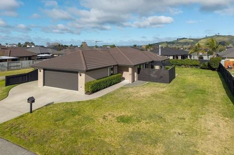 Photo of property in 130 Doncaster Drive, Papamoa Beach, Papamoa, 3118