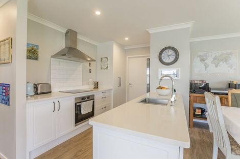 Photo of property in 27 Parata Street, Waikanae, 5036