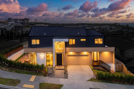 Photo of property in 34 Kumukumu Road, Long Bay, Auckland, 0630