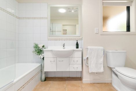 Photo of property in 95 Middle Road, Havelock North, 4130